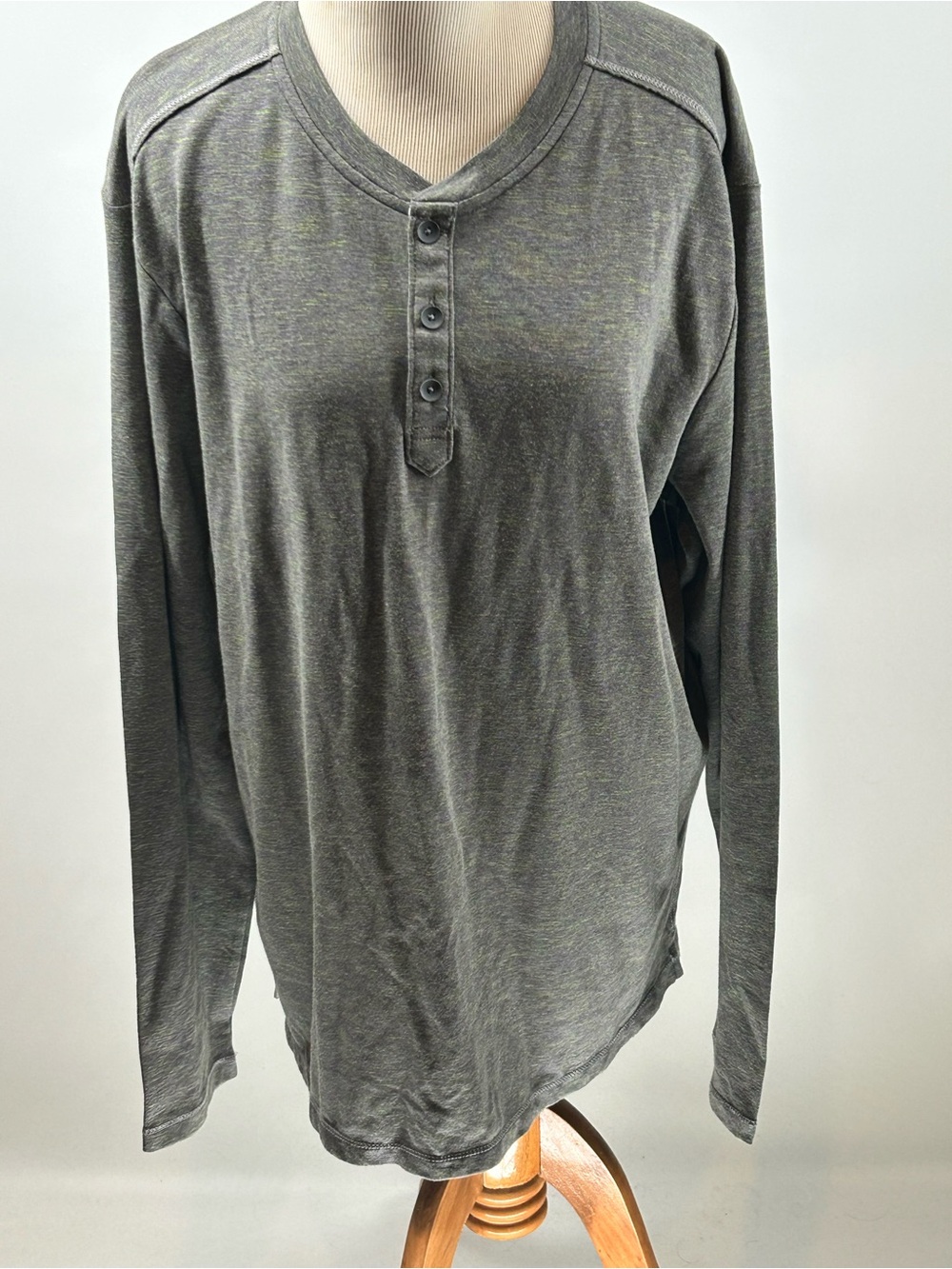 NWT Tommy Bahama Oahu Shores Henley Long Sleeve Cave Shirt Size  Medium